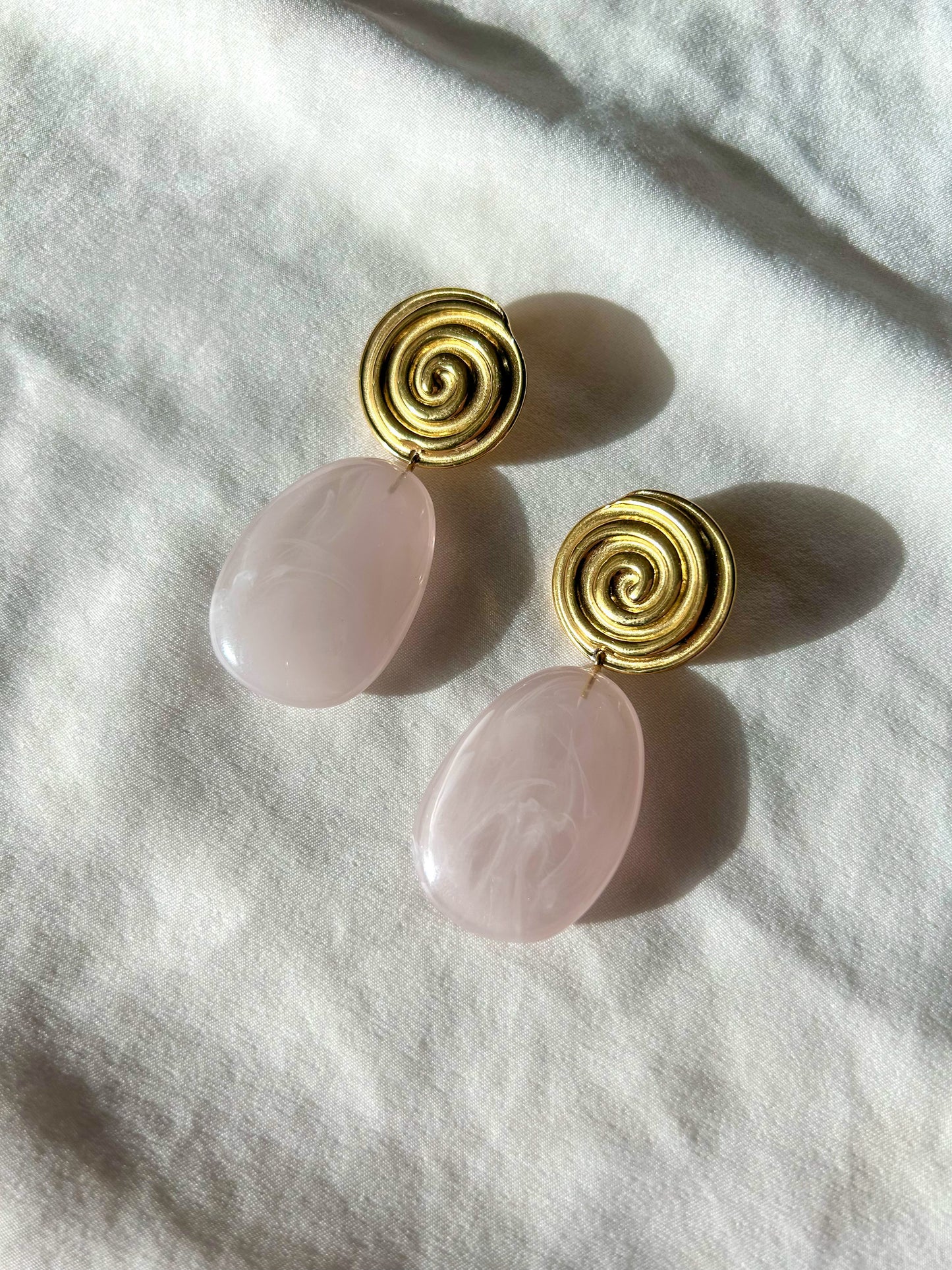 Lamya Earrings (Pale Pink)