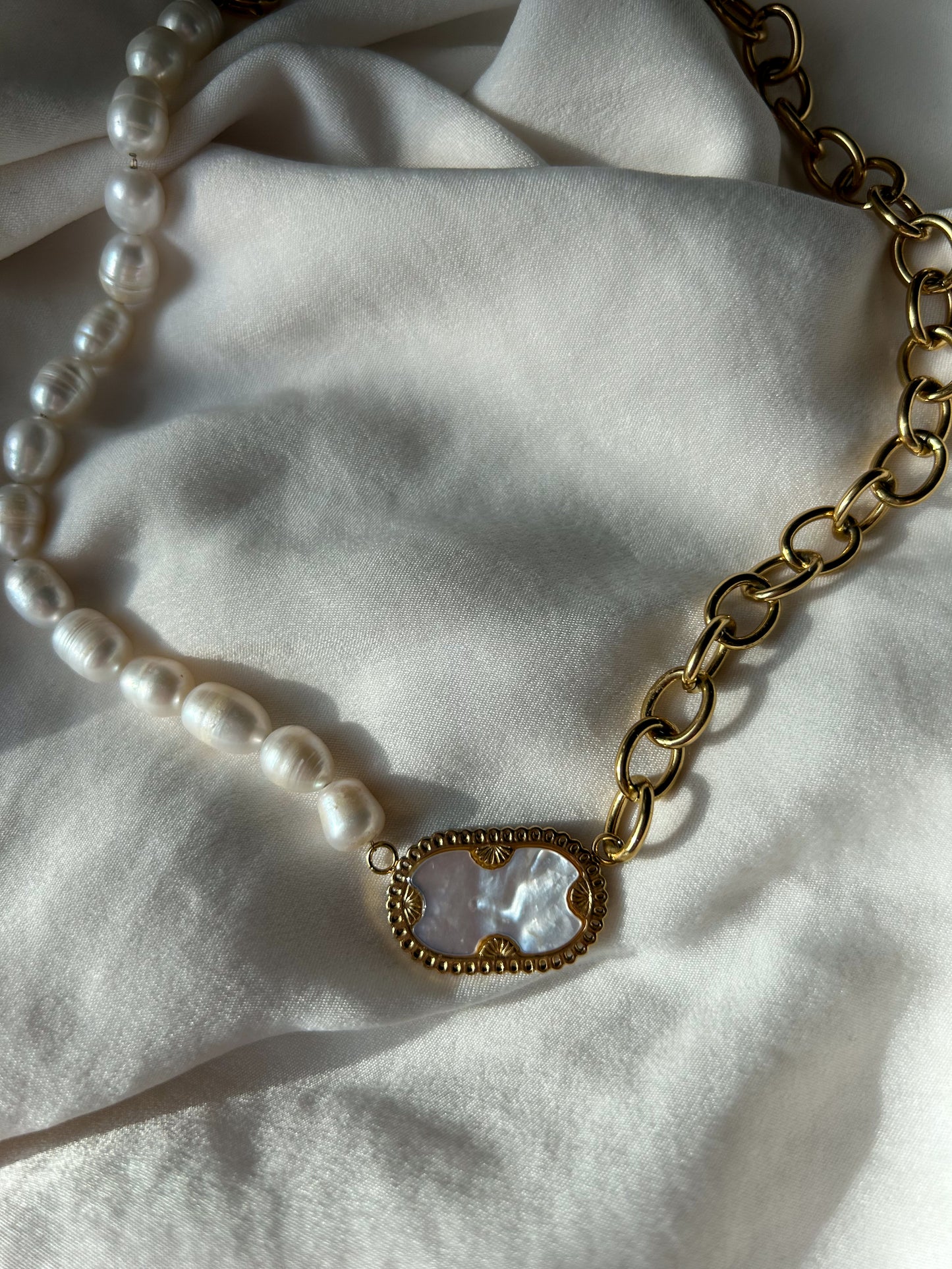 Golden Ambroisine Necklace with White Mother of Pearl Stone