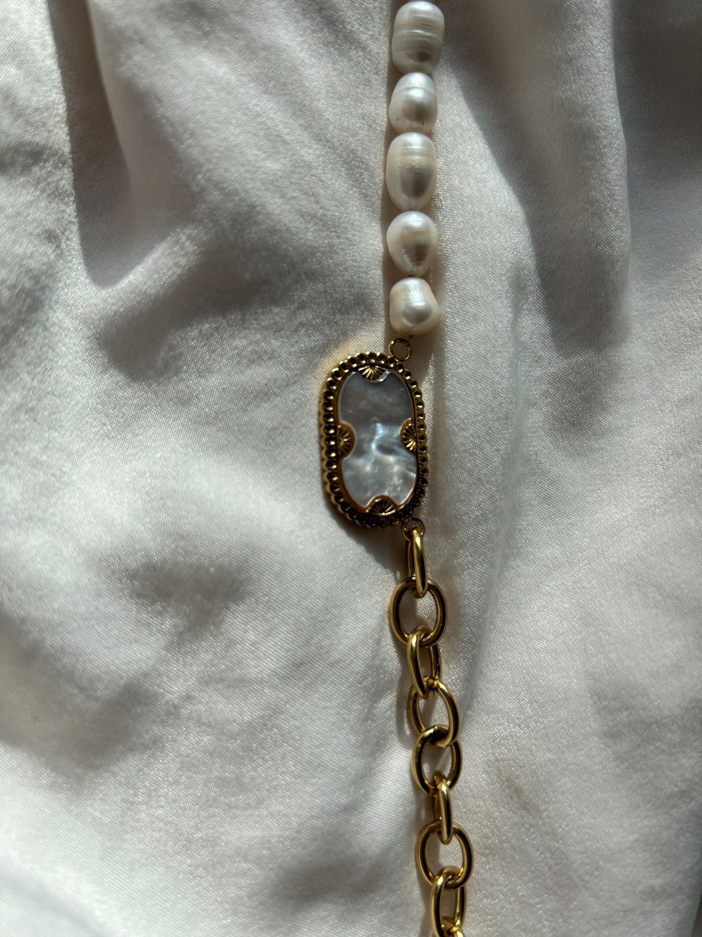 Golden Ambroisine Necklace with White Mother of Pearl Stone