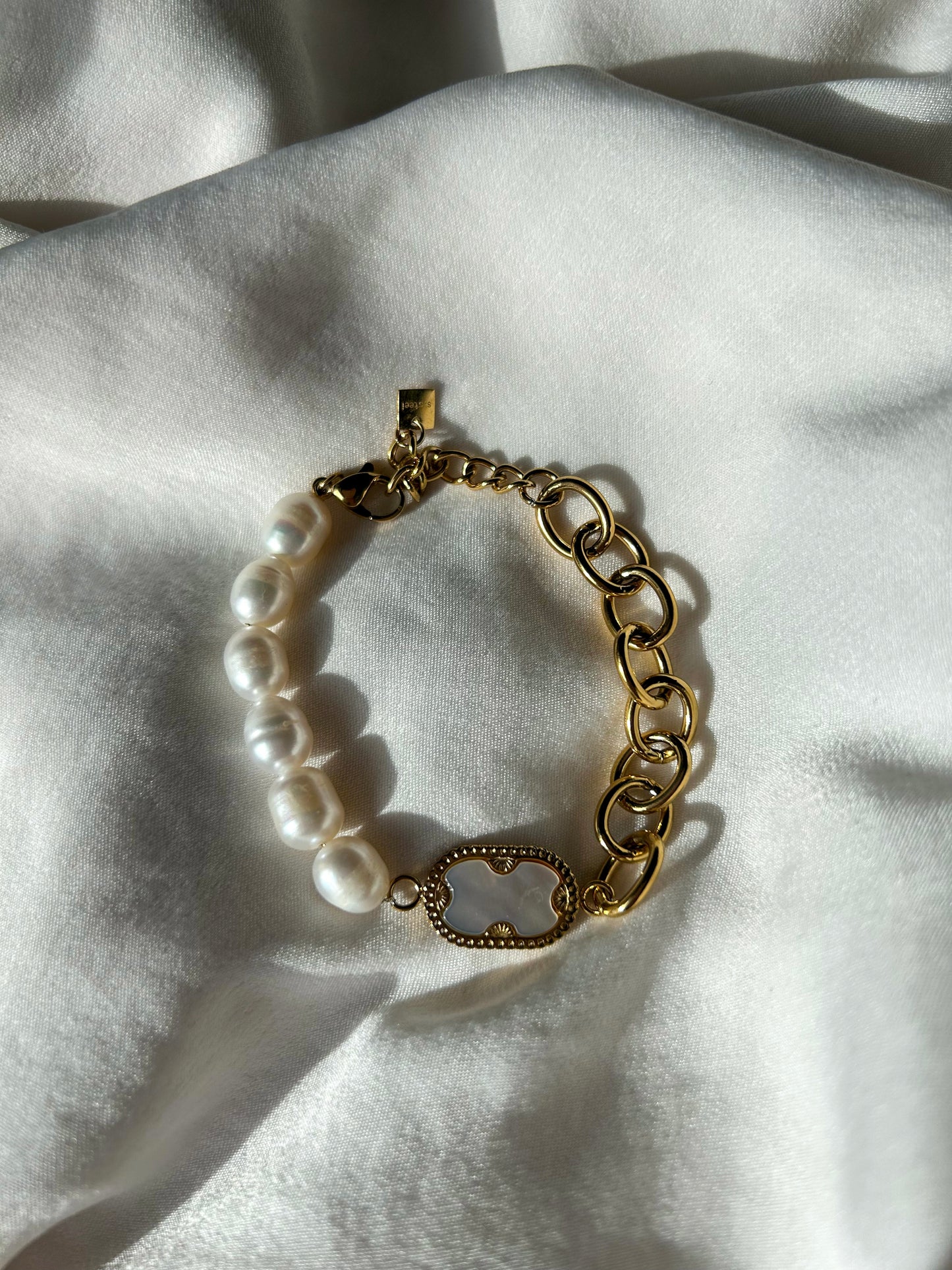 Golden Ambroisine Bracelet With White Mother of Pearl Stone