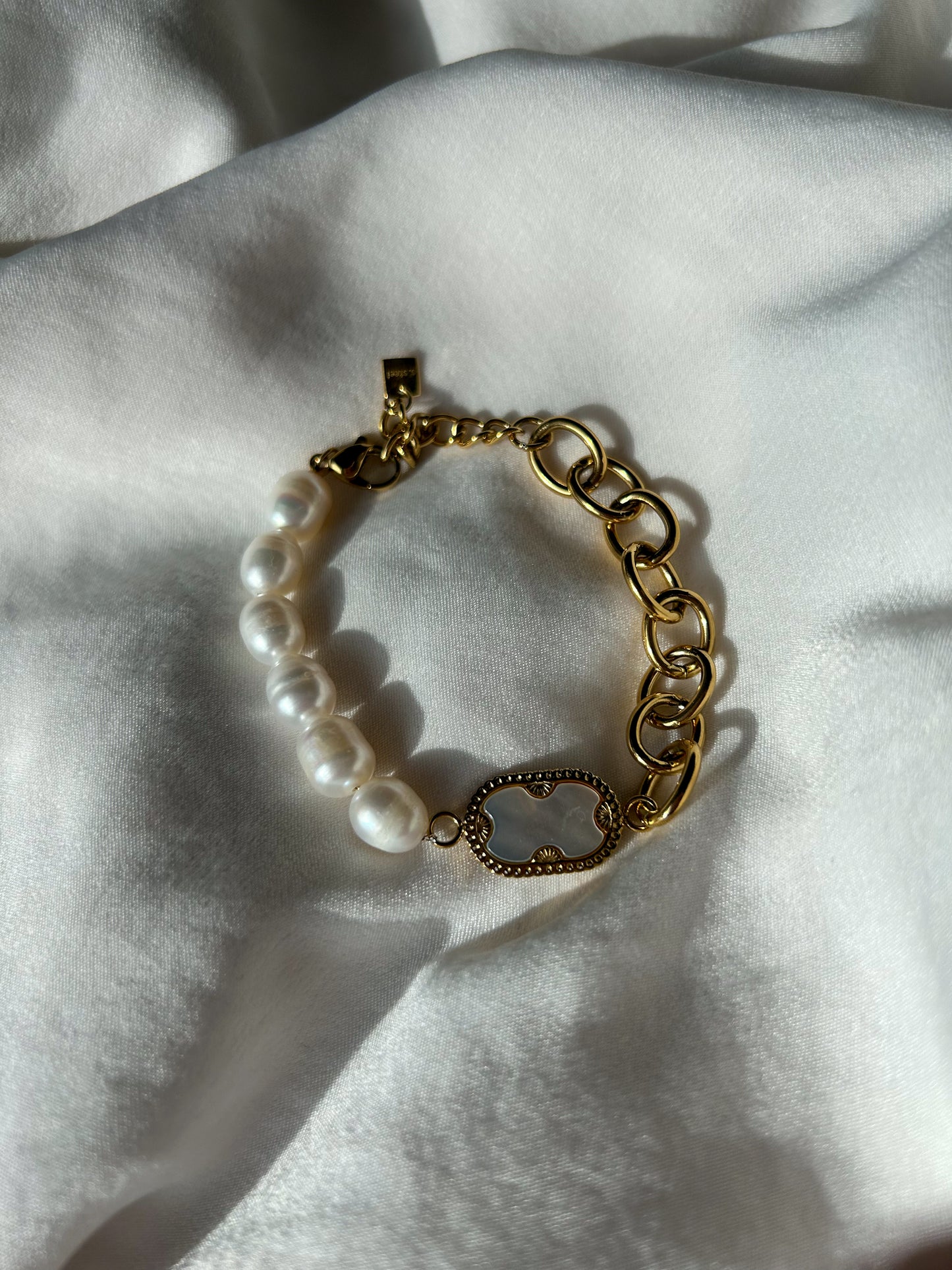 Golden Ambroisine Bracelet With White Mother of Pearl Stone