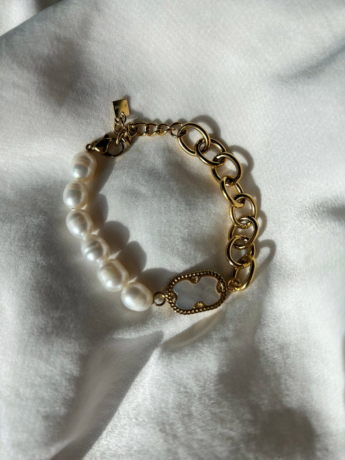 Golden Ambroisine Bracelet With White Mother of Pearl Stone